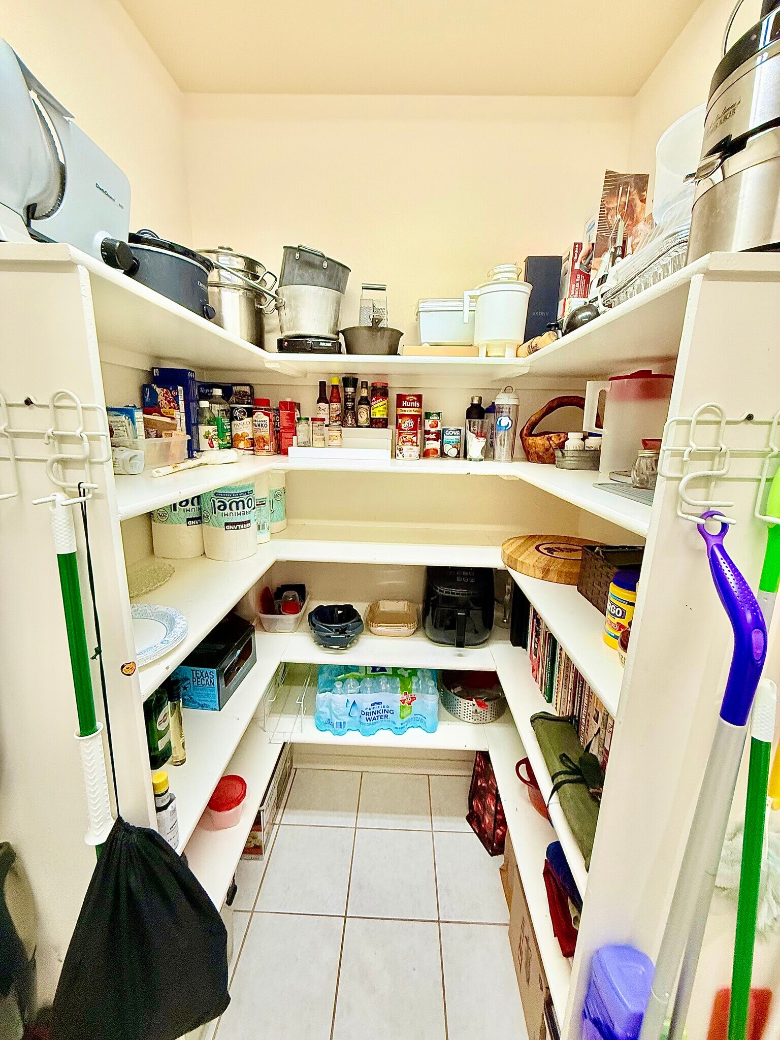 View Pantry - - 584 Rockhurst St