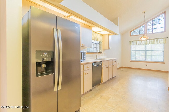 Building Photo - 3619 Bridgewood Dr