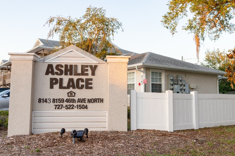 Primary Photo - 8147 46th Ave N
