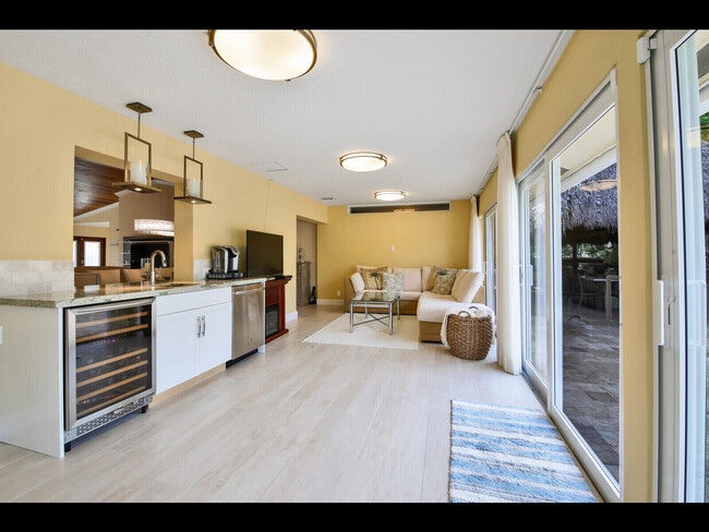 Building Photo - 451 N Lyra Cir