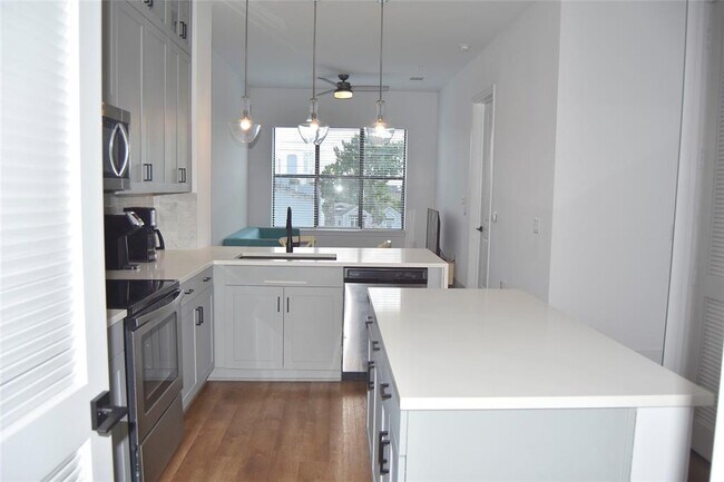 Building Photo - 1508 Blodgett St