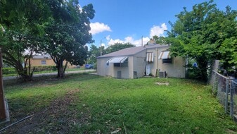 Building Photo - 1342 NW 43rd St