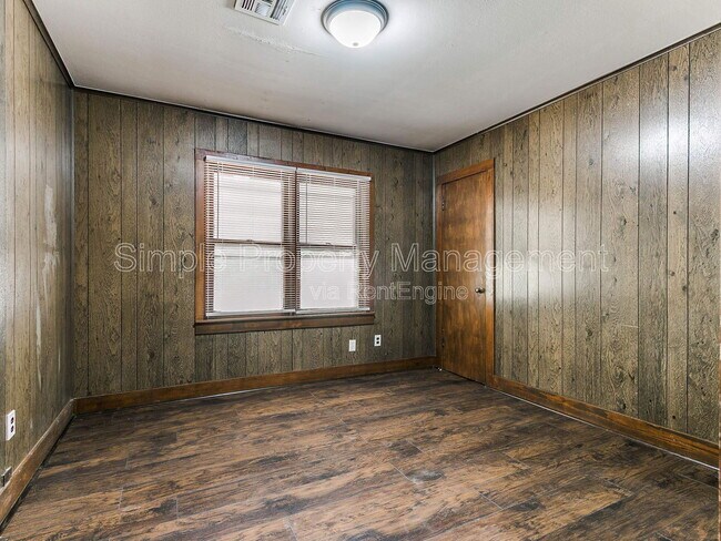 Building Photo - 532 SW 27th St