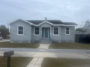 Building Photo - 2323 W North B St