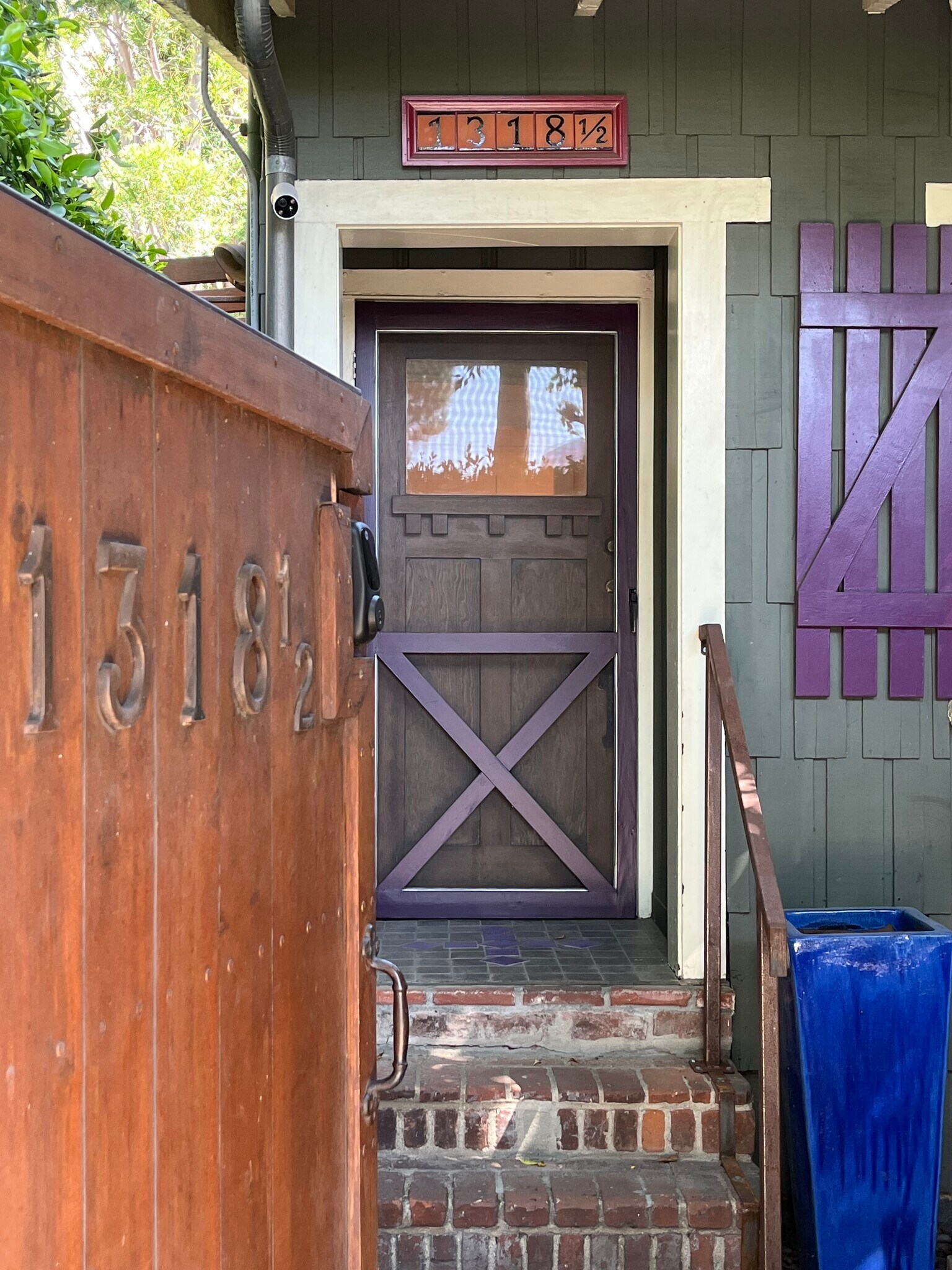 Front door/yard - 1318 N McCadden Pl