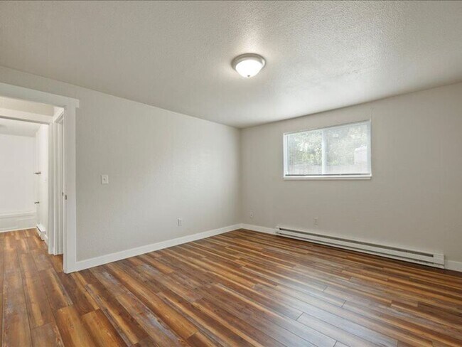 Building Photo - 1501 W 14th Ave