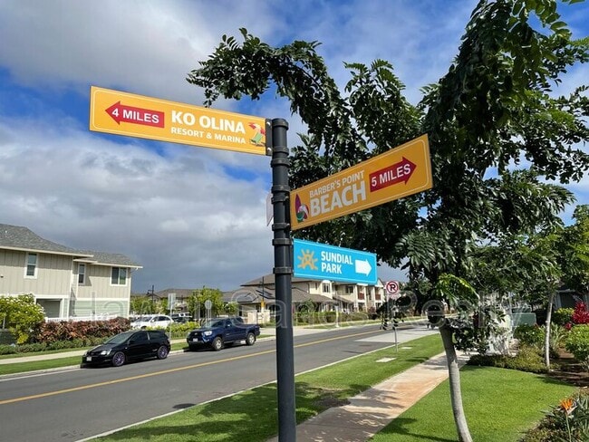 Building Photo - 1155 Kakala St