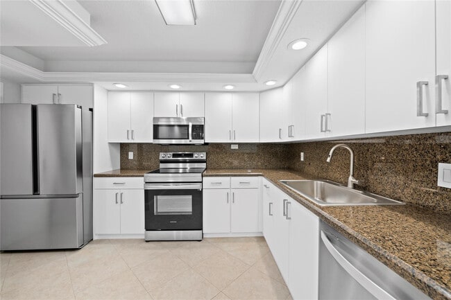 Building Photo - 3500 Galt Ocean Dr