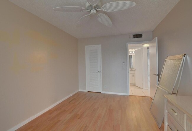 Building Photo - 3060 Exeter