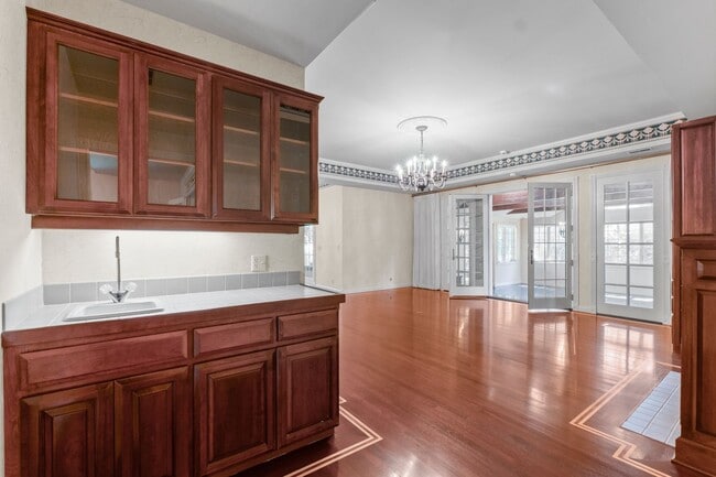 Building Photo - "Experience Luxury Living: Expansive 4-Bedroom Retreat Estate with Scenic Views and Elegant Finis...