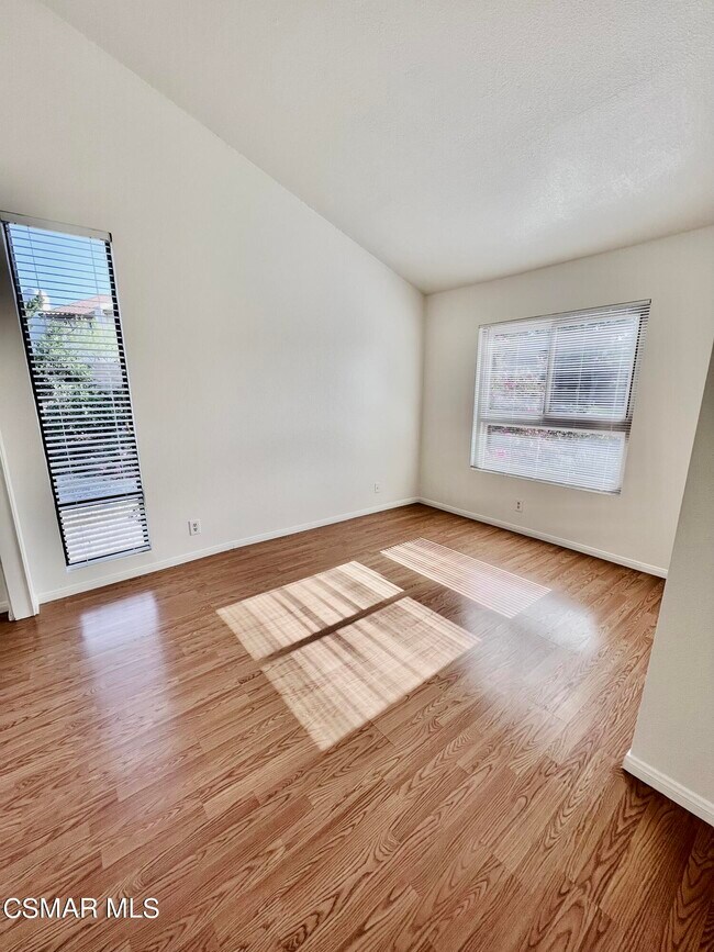 Building Photo - 937 Shadow Lake Dr