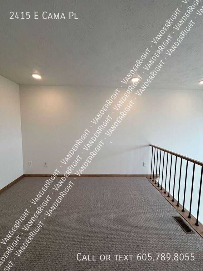 Building Photo - 2415 Cama Pl