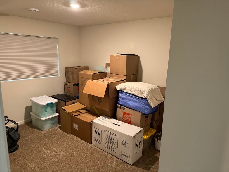 Building Photo - 1038 White Tail Ln