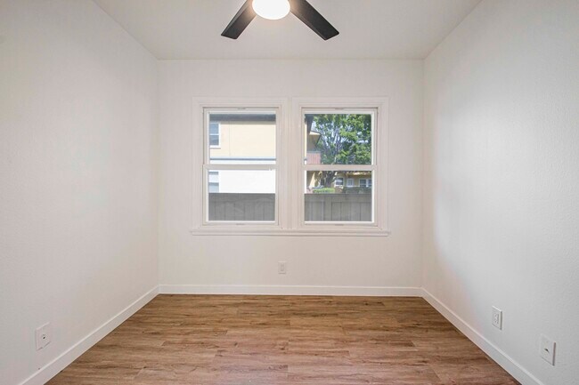 Building Photo - 8748.5 Belford Ave