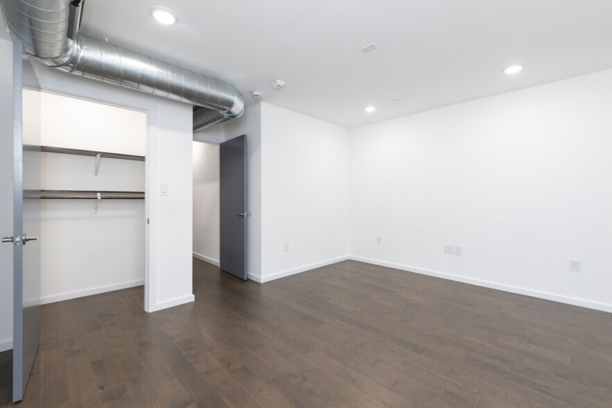 Building Photo - 1525 N 6th St