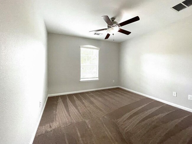 Building Photo - 7018 Baitland Dr