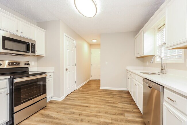 Building Photo - 519 Joe B Jackson Pkwy