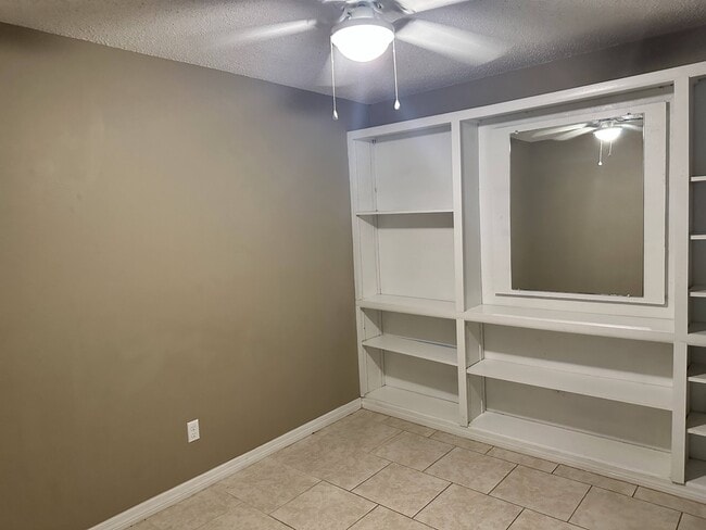 Building Photo - 190 N Bobwhite Point