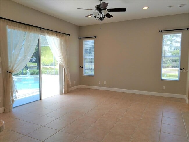 Building Photo - 919 Scherer Way