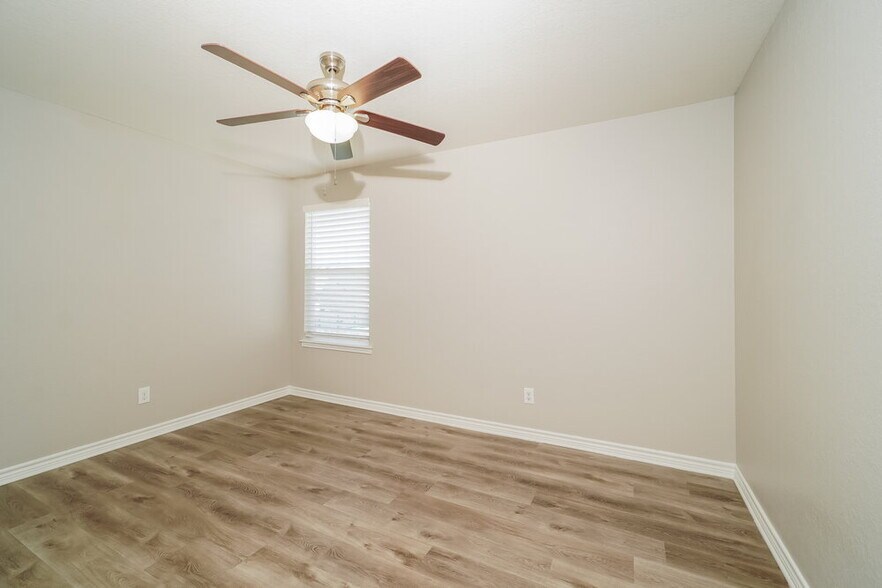 Building Photo - 3952 Gentle Mdw