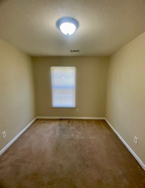 Building Photo - 280 Brookview Dr