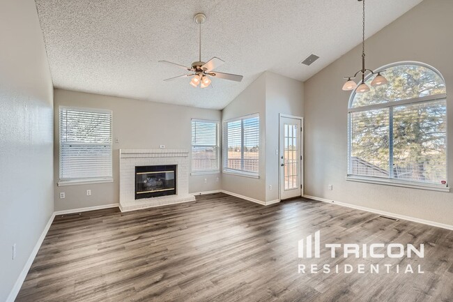 Building Photo - 995 Cobblestone Dr