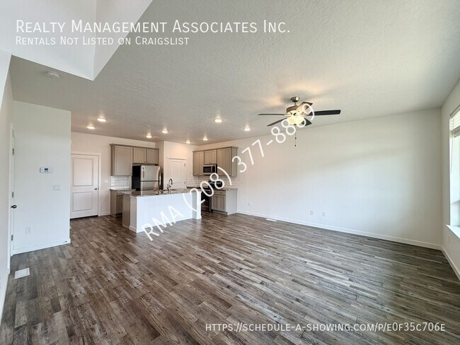 Building Photo - 4719 W Santa Fe Ln