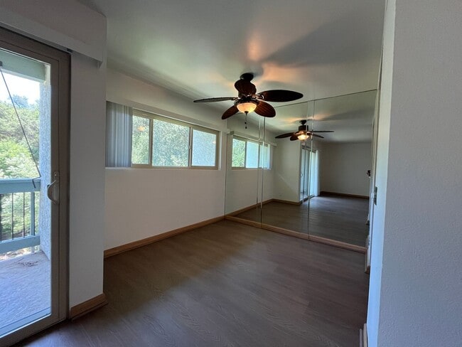 Building Photo - MOVE-IN READY! 2+2 w/lake access + 1 blk f...