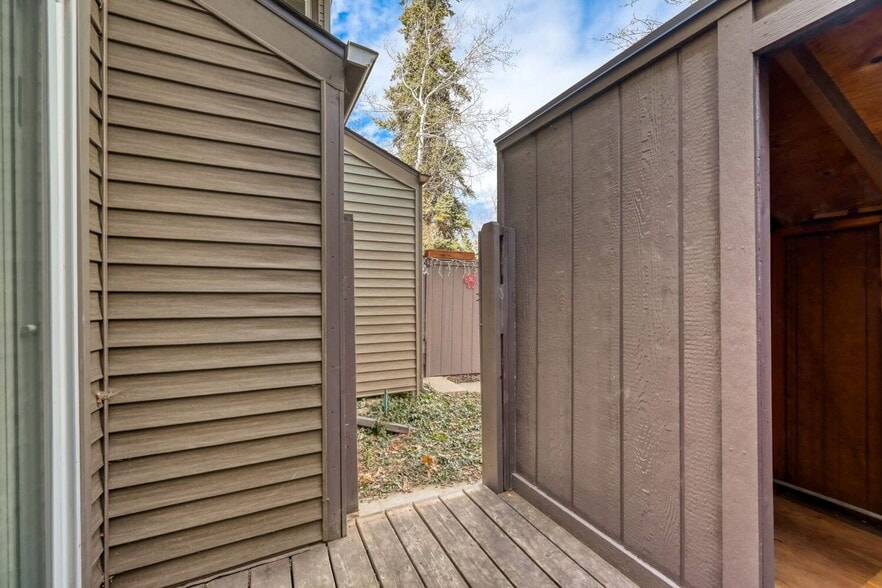 Building Photo - 350 Arapahoe Ave