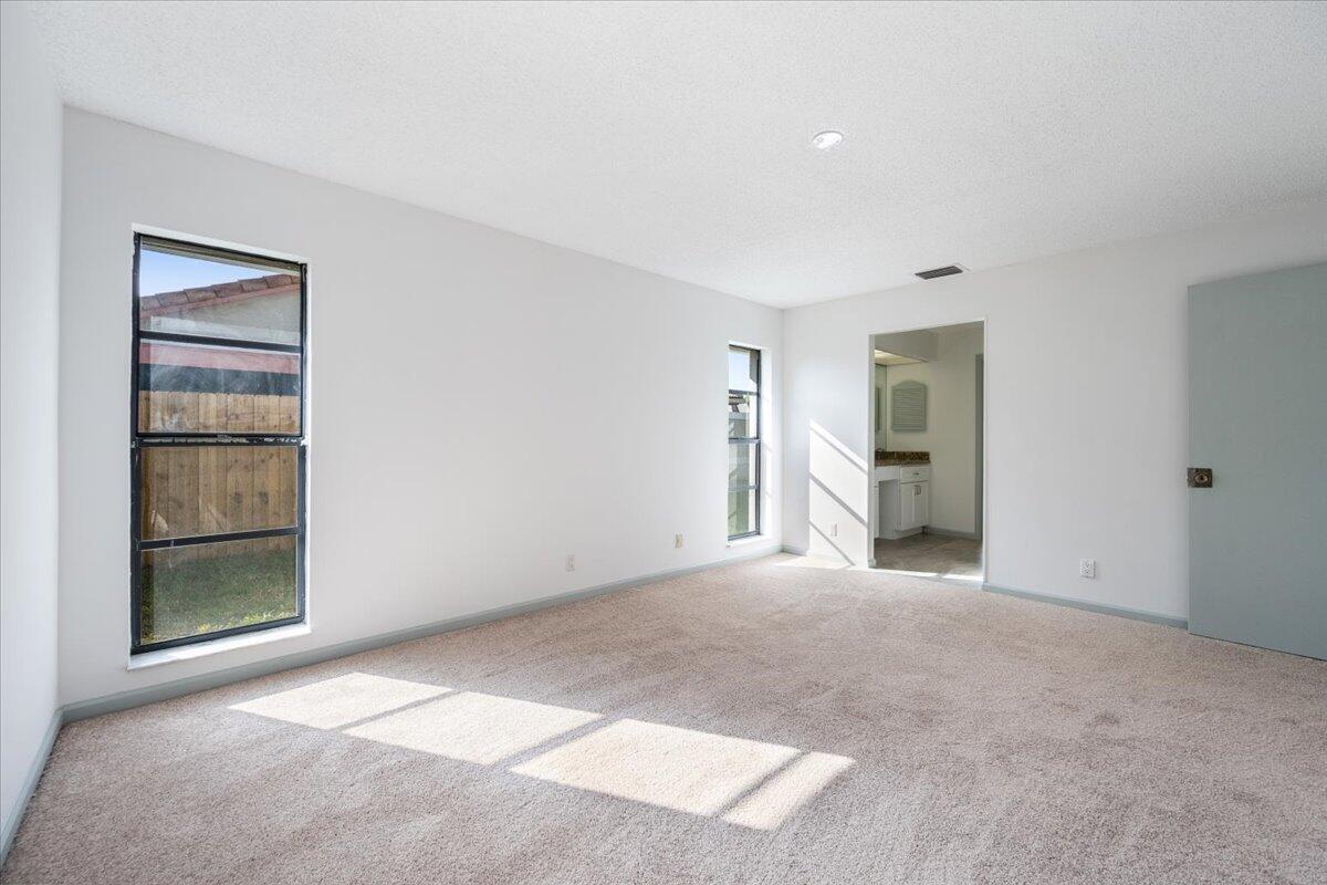 Building Photo - 2216 Amesbury Ct