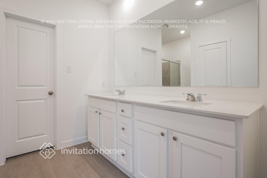 Building Photo - 339 Sedalia Trl
