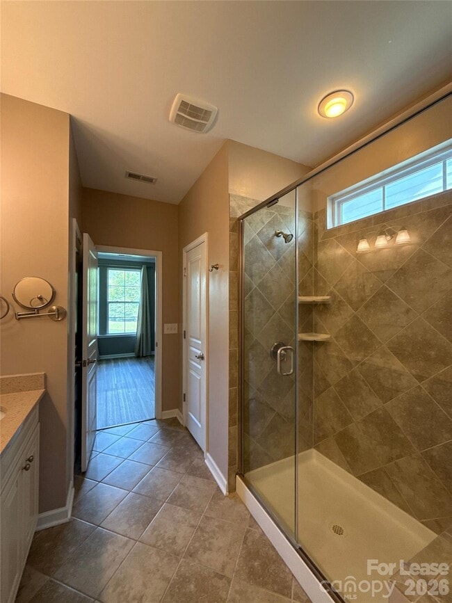 Building Photo - 5818 Glenmore Garden Dr