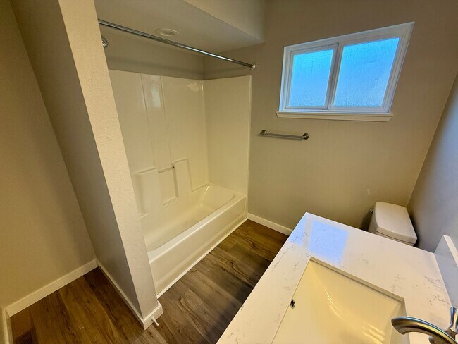 Building Photo - Charming Renovated Cottage with Spacious Y...