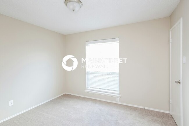 Building Photo - 1144 Paintbrush St