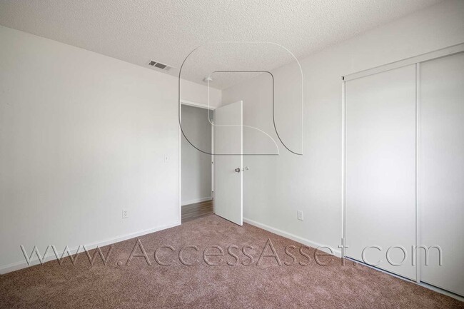 Building Photo - Single-Story 3BR Home with Garage & Fully Fenced Yard