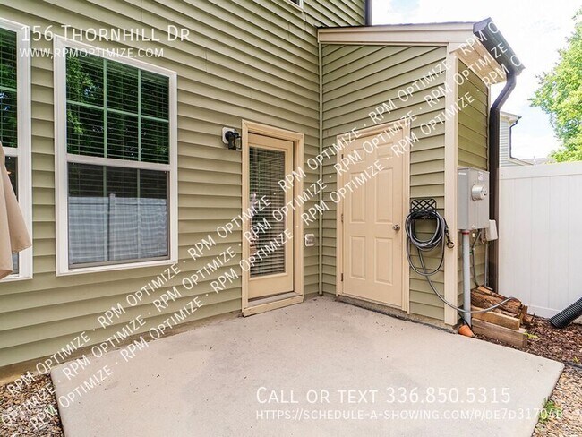 Building Photo - 156 Thornhill Dr