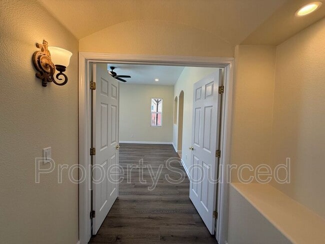Building Photo - 1633 Sparrowhawk St