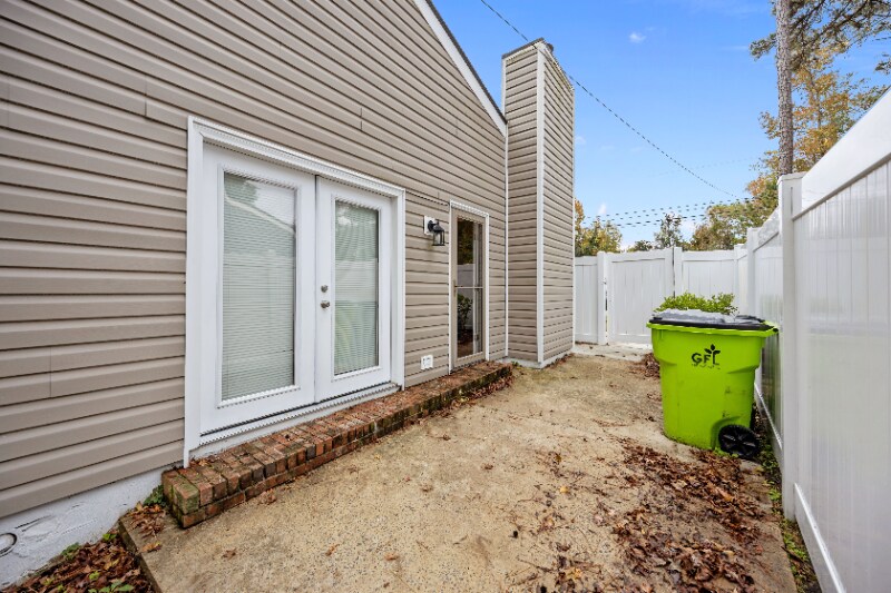 Building Photo - 2414 Educational Dr