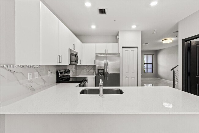 Building Photo - 221 SW 159th Way