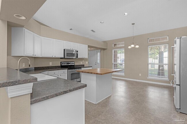 Building Photo - 1484 Longbranch Dr