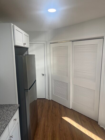 Building Photo - 106 Larry St