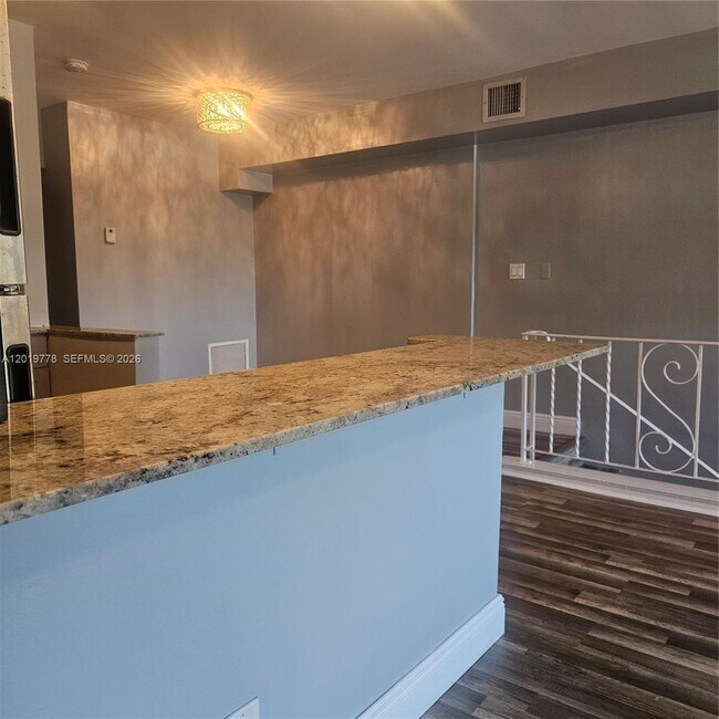 Building Photo - 3116 E Sunrise Blvd