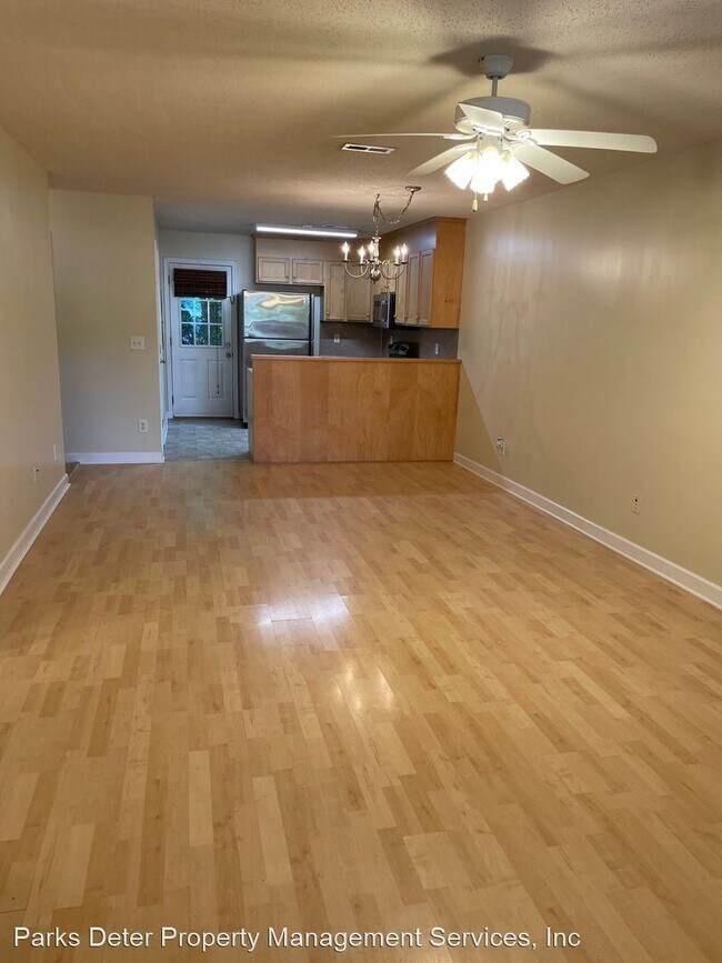 Building Photo - 3 br, 2 bath House - 889 Valiant Drive