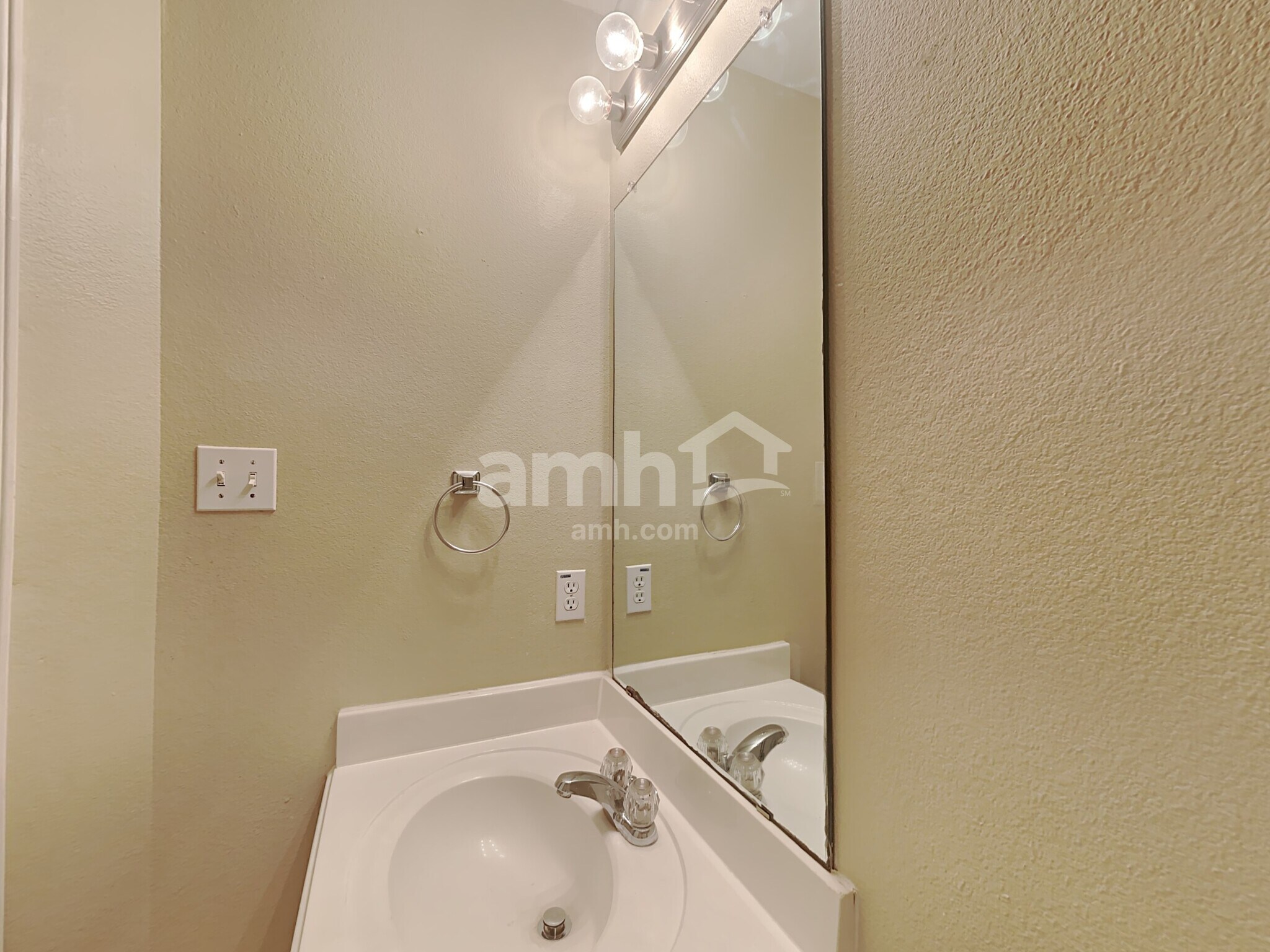 Building Photo - 30611 S Sulphur Creek Dr