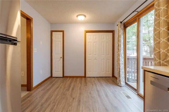 Building Photo - 22 Windwood Dr