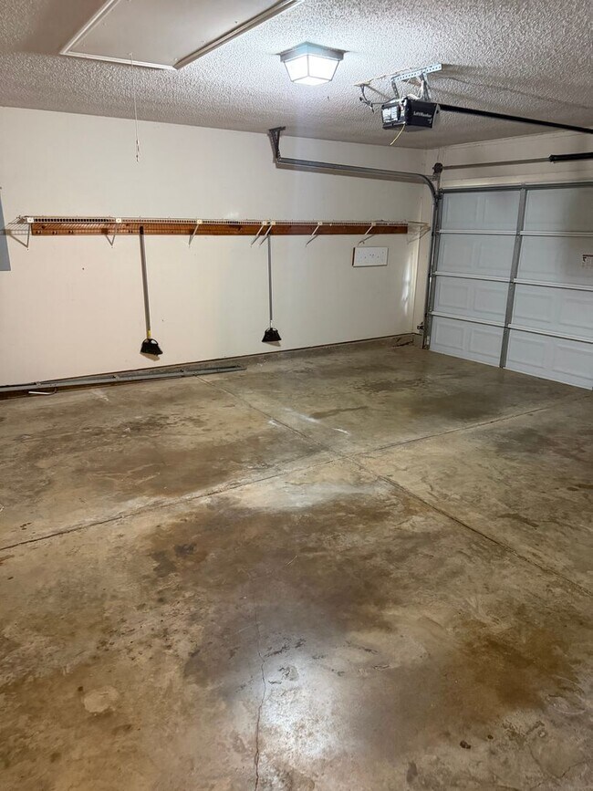 Building Photo - 3 BR/2BA | Newly Renovated Single Family Home |Attached garage  | Fenced  backyard | In Cordova!