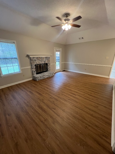 Building Photo - 7358 Country Side Rd