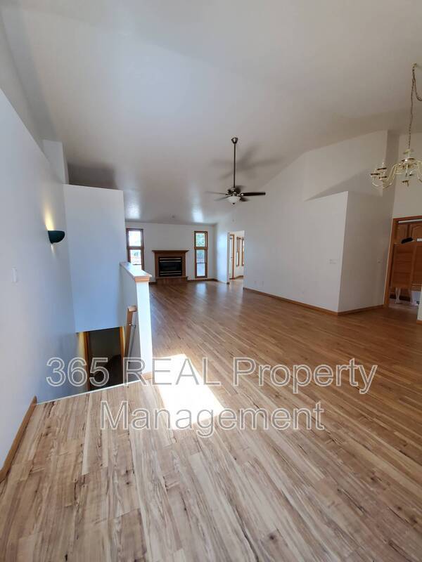 Building Photo - 5601 W 18th St