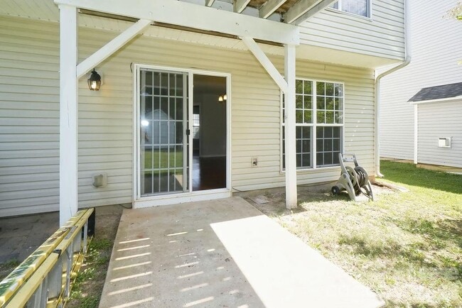 Building Photo - 6824 Southbrook Dr