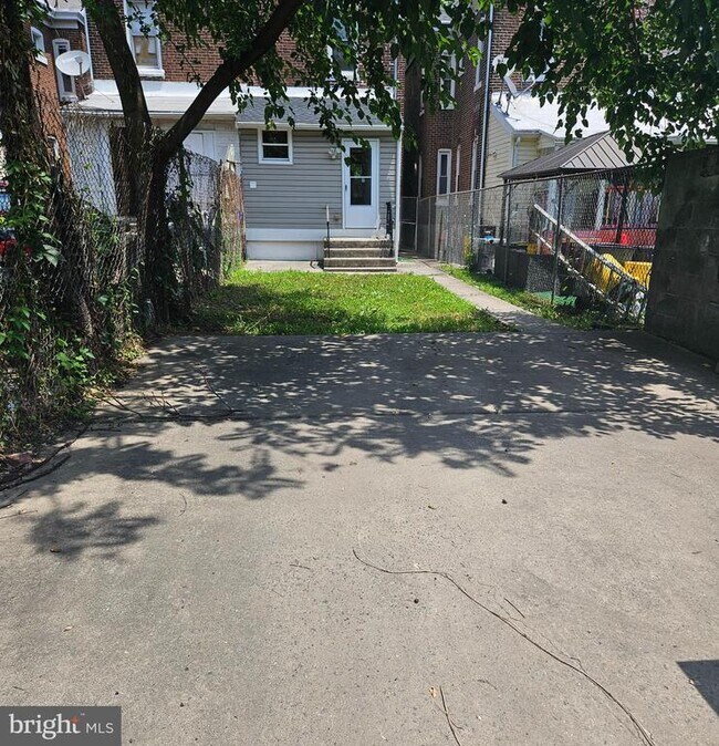 Building Photo - 45 S Olden Ave